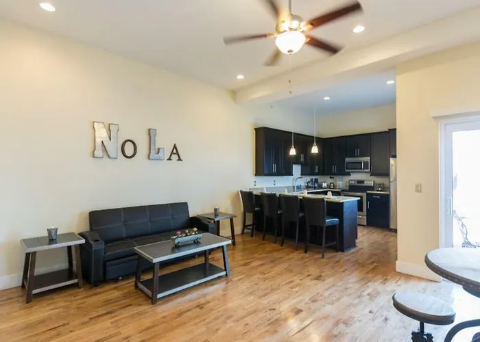 Beautiful Condos Steps From French Quarter And Bourbon St